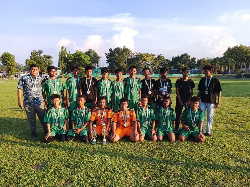 Kepala Bertemu Bola